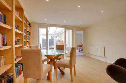 Field View, Caversham, Image 13
