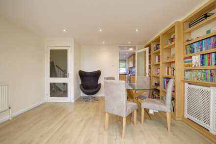 Field View, Caversham, Image 14