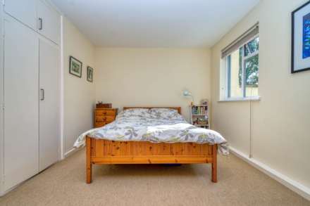 Field View, Caversham, Image 16