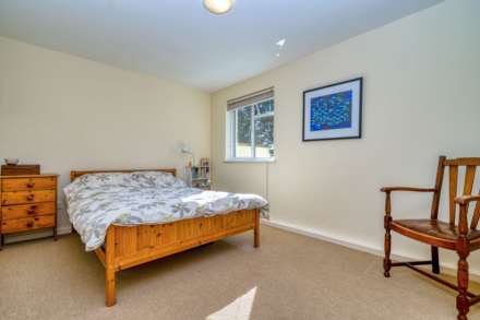 Field View, Caversham, Image 7
