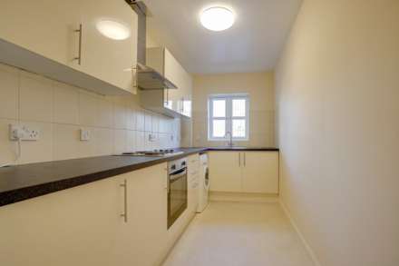 Beech Court, Balmore Park, Reading, Image 3