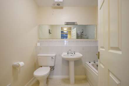 Beech Court, Balmore Park, Reading, Image 7