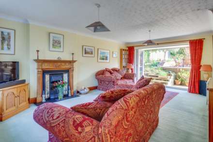Kidmore End Road, Emmer Green, Image 3