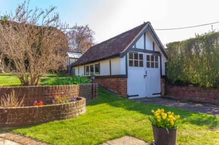 Kidmore End Road, Emmer Green, Image 36