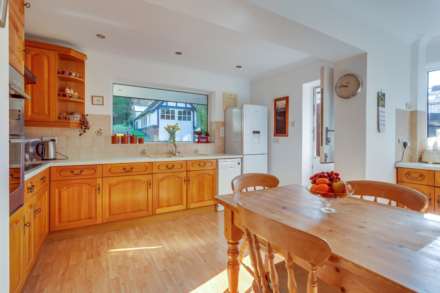 Kidmore End Road, Emmer Green, Image 6