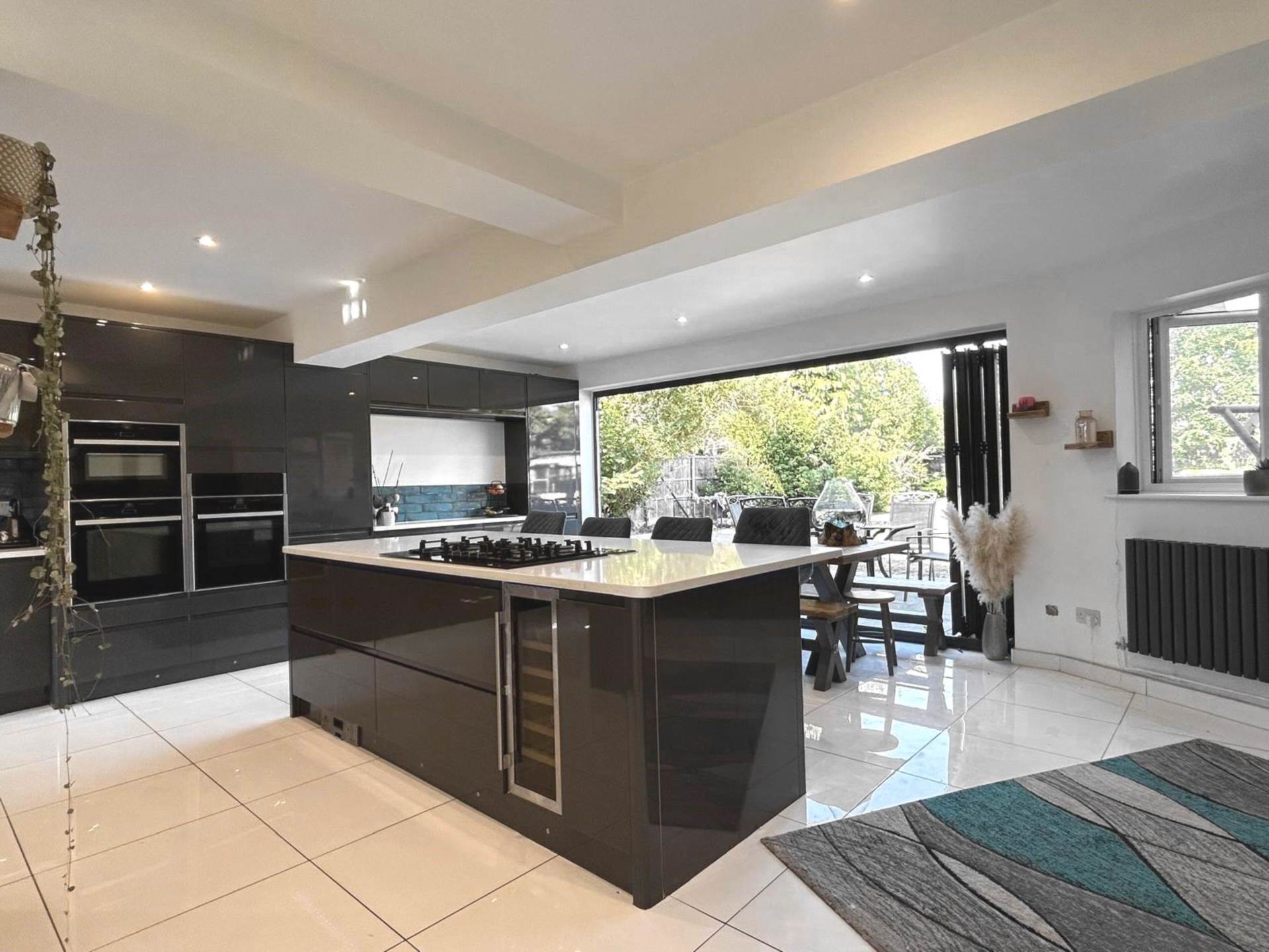 Stuart Close, Emmer Green, Reading, Image 3