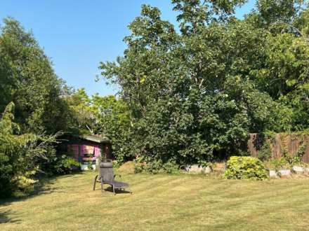 Stuart Close, Emmer Green, Reading, Image 13