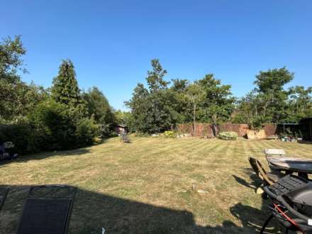 Stuart Close, Emmer Green, Reading, Image 14