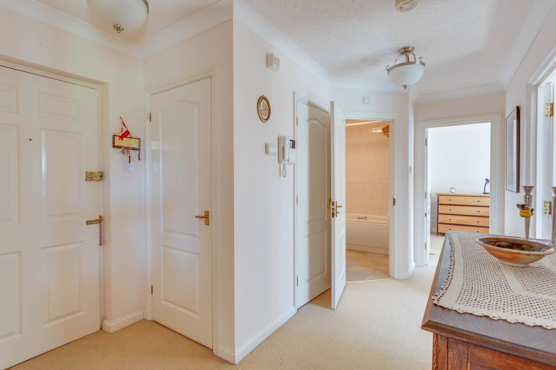 Tamesis Place, Caversham, Image 10