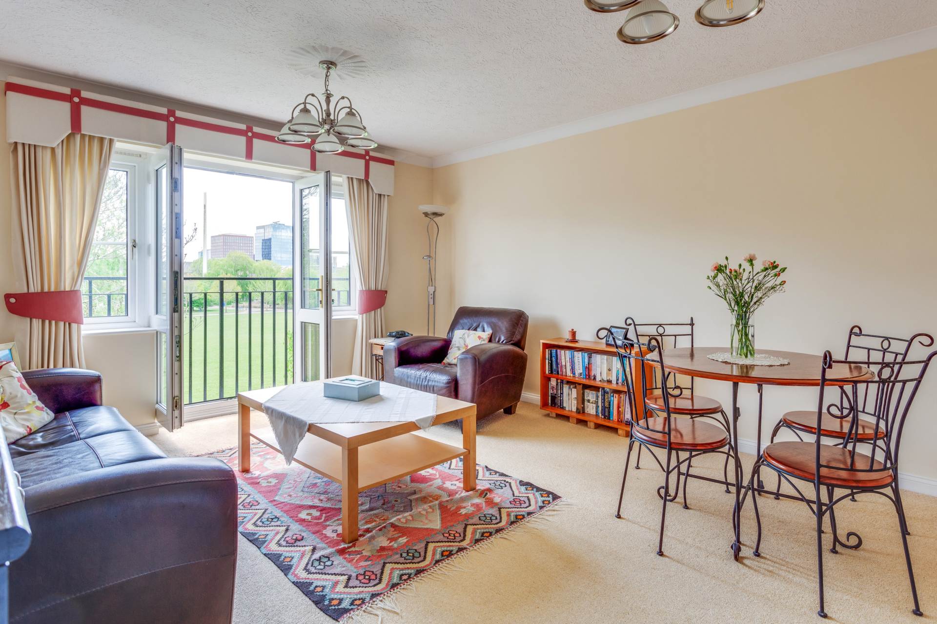 Tamesis Place, Caversham, Image 2