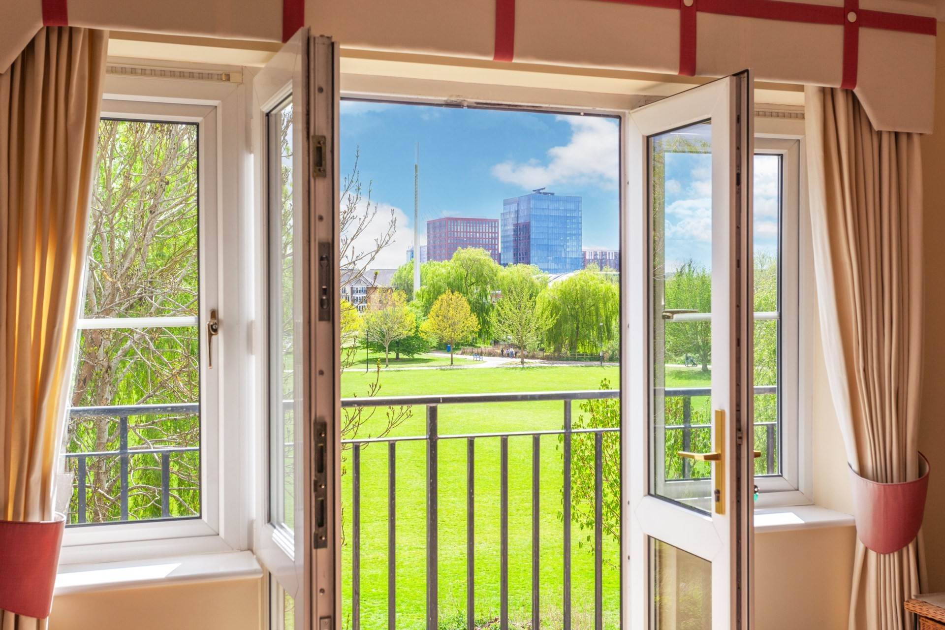 Tamesis Place, Caversham, Image 4