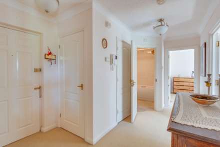 Tamesis Place, Caversham, Image 10