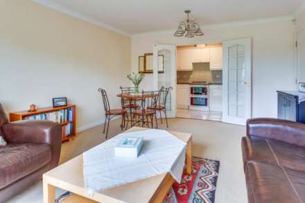 Tamesis Place, Caversham, Image 13