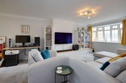 Hertford Close, Caversham Park Village, Image 14