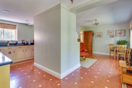 St Peters Avenue, Caversham Heights, Image 10