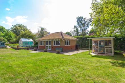 St Peters Avenue, Caversham Heights, Image 35