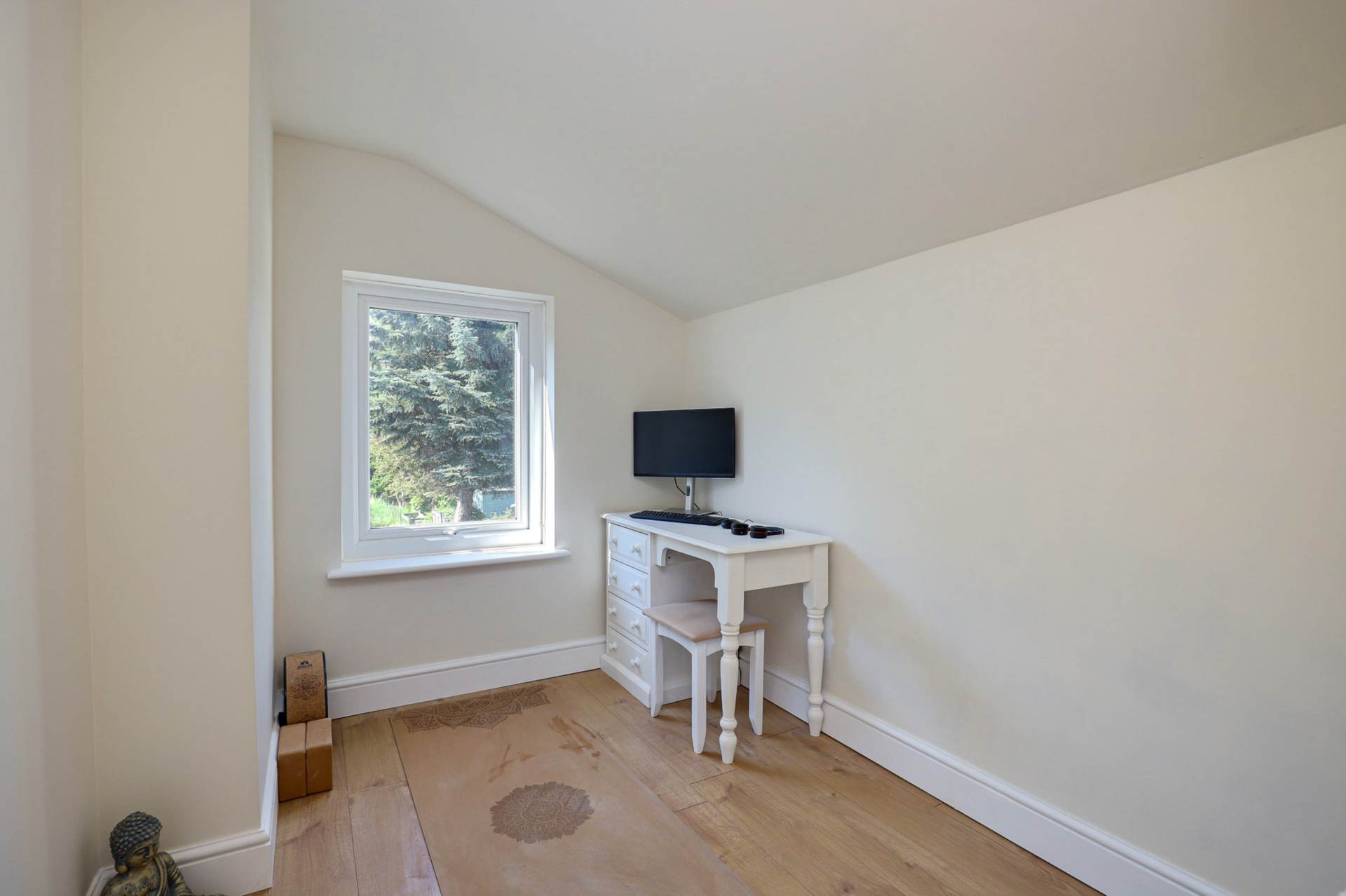 Queens Road, Caversham, Image 16