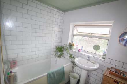 Highdown Avenue, Emmer Green, Image 11