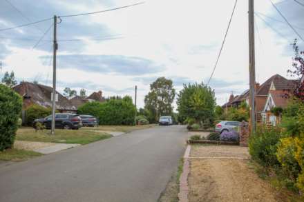 Highdown Avenue, Emmer Green, Image 13