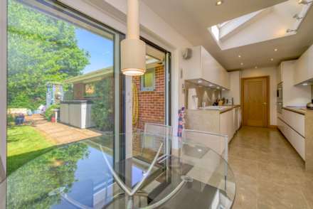 Ashcroft Close, Caversham Heights, Reading, Image 11