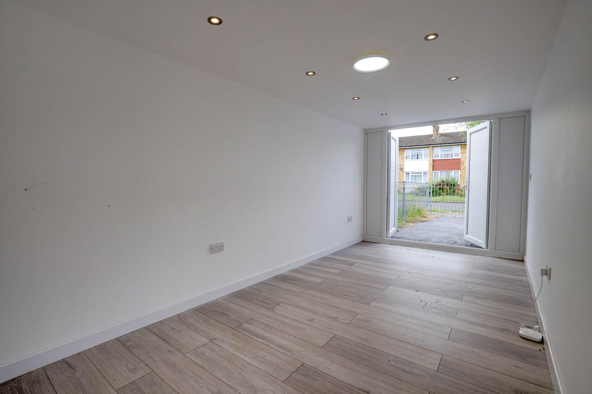 Douglas Road, Reading, Image 30
