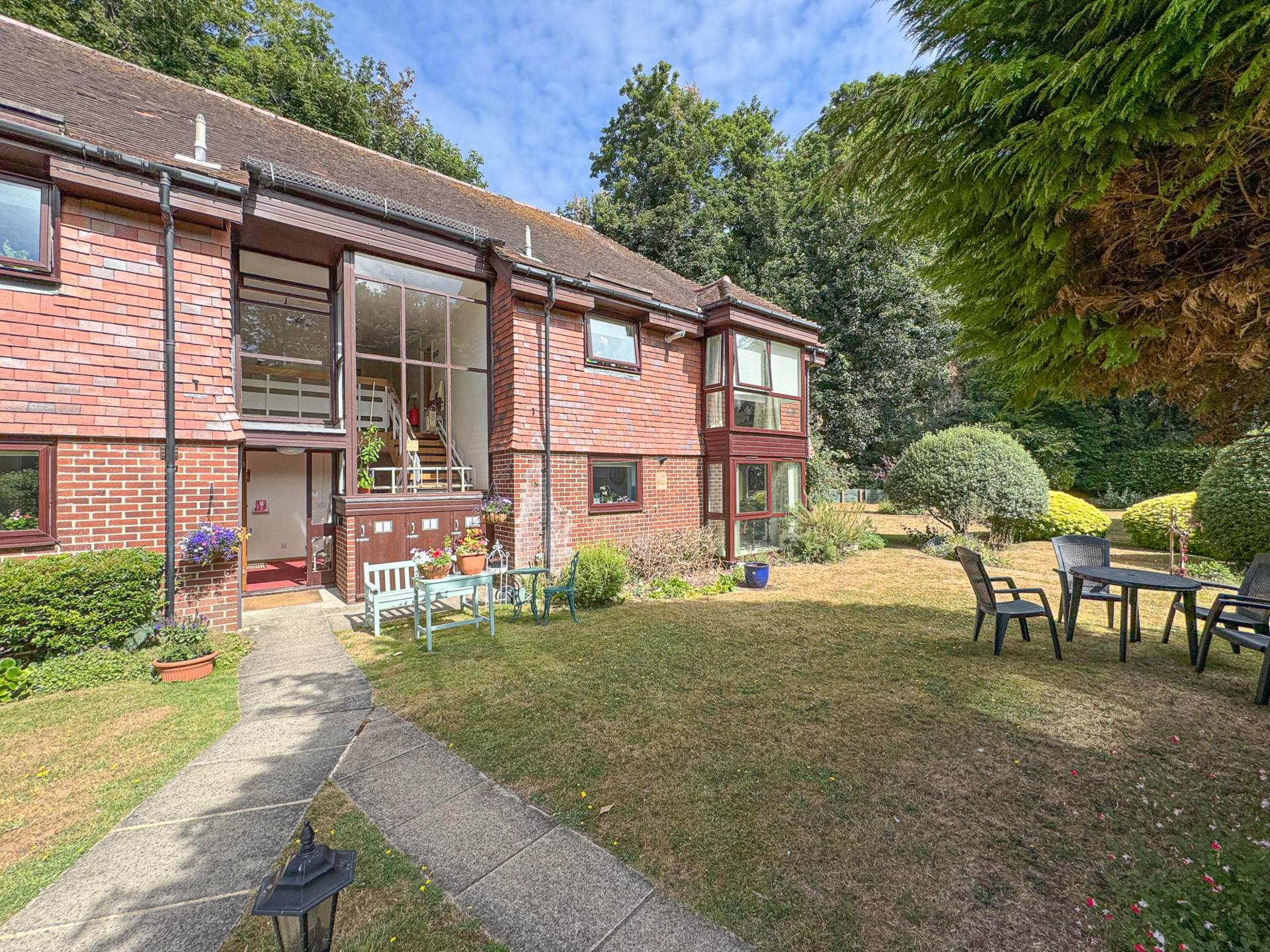 Woodrow Court, Caversham, Image 13