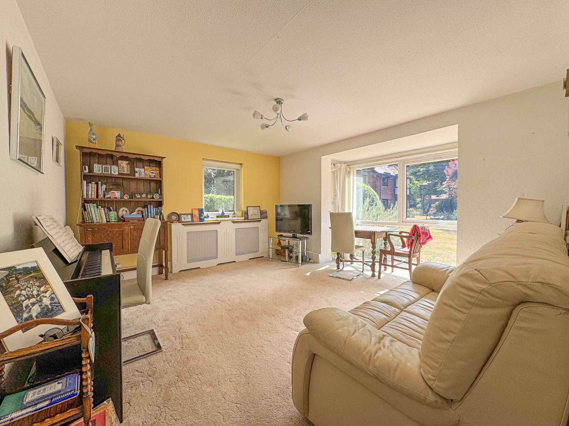 Woodrow Court, Caversham, Image 3