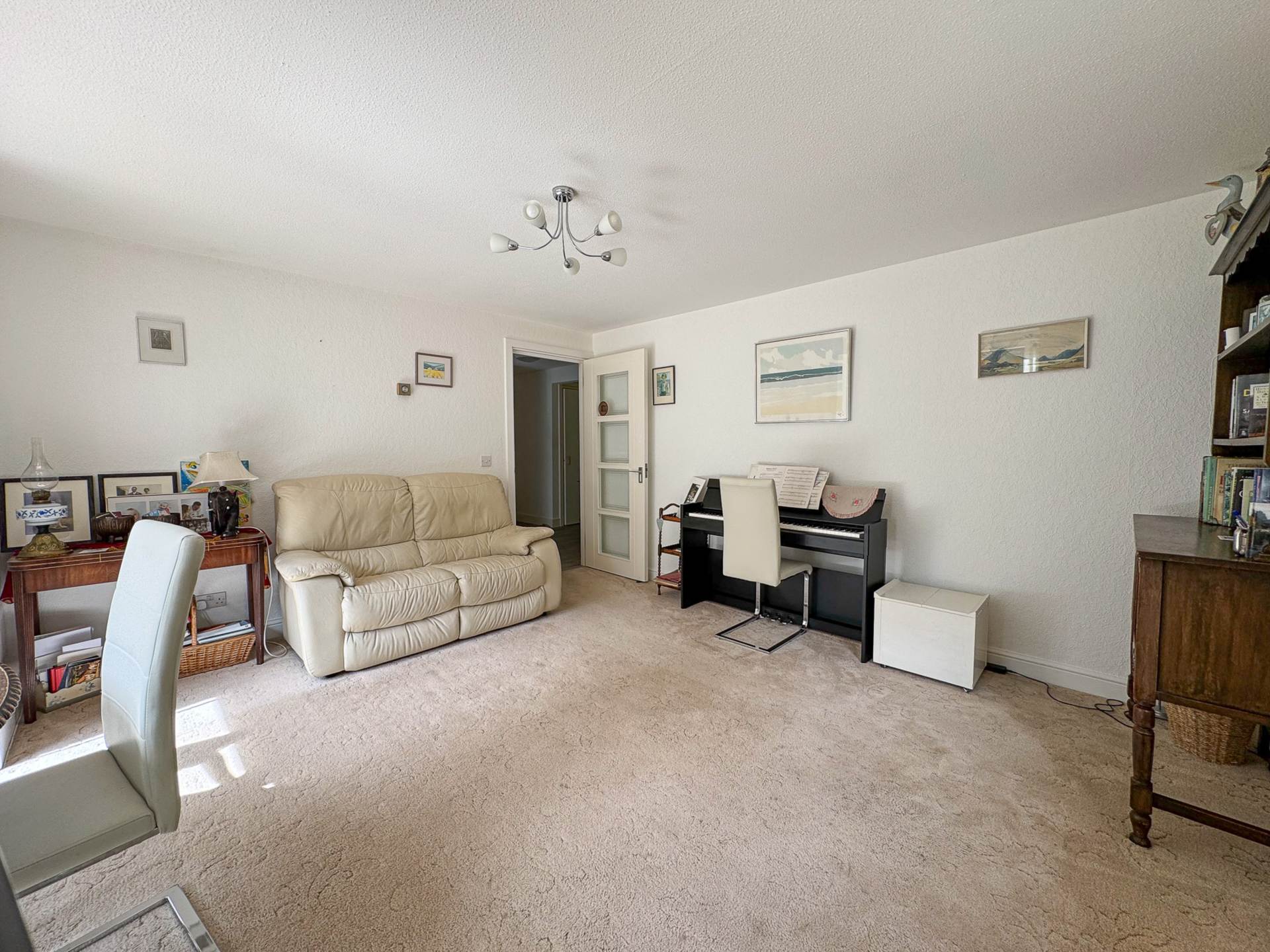 Woodrow Court, Caversham, Image 9