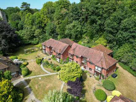 Woodrow Court, Caversham