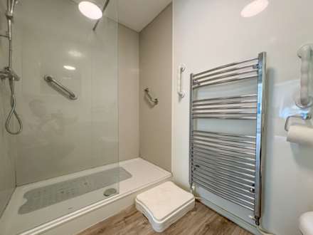 Woodrow Court, Caversham, Image 12