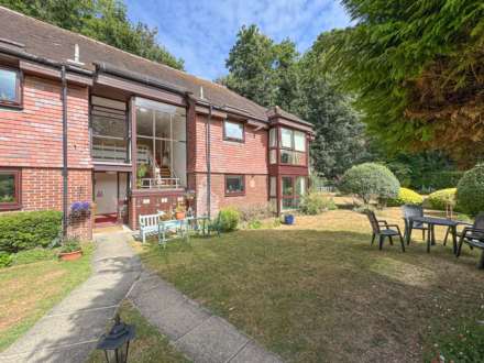 Woodrow Court, Caversham, Image 13