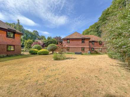 Woodrow Court, Caversham, Image 2