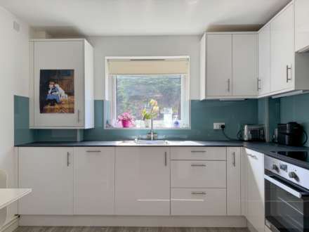Woodrow Court, Caversham, Image 7