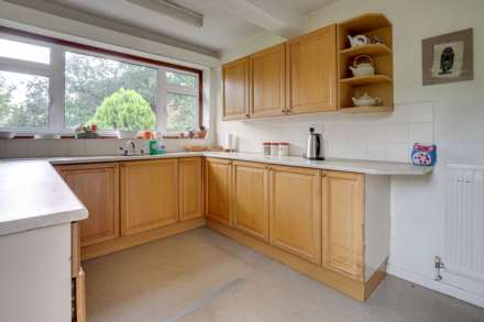Wincroft Road, Caversham Heights, Image 6