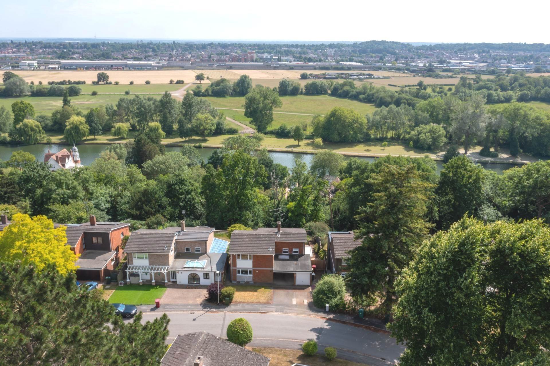 Ridge Hall Close, Caversham, Image 2