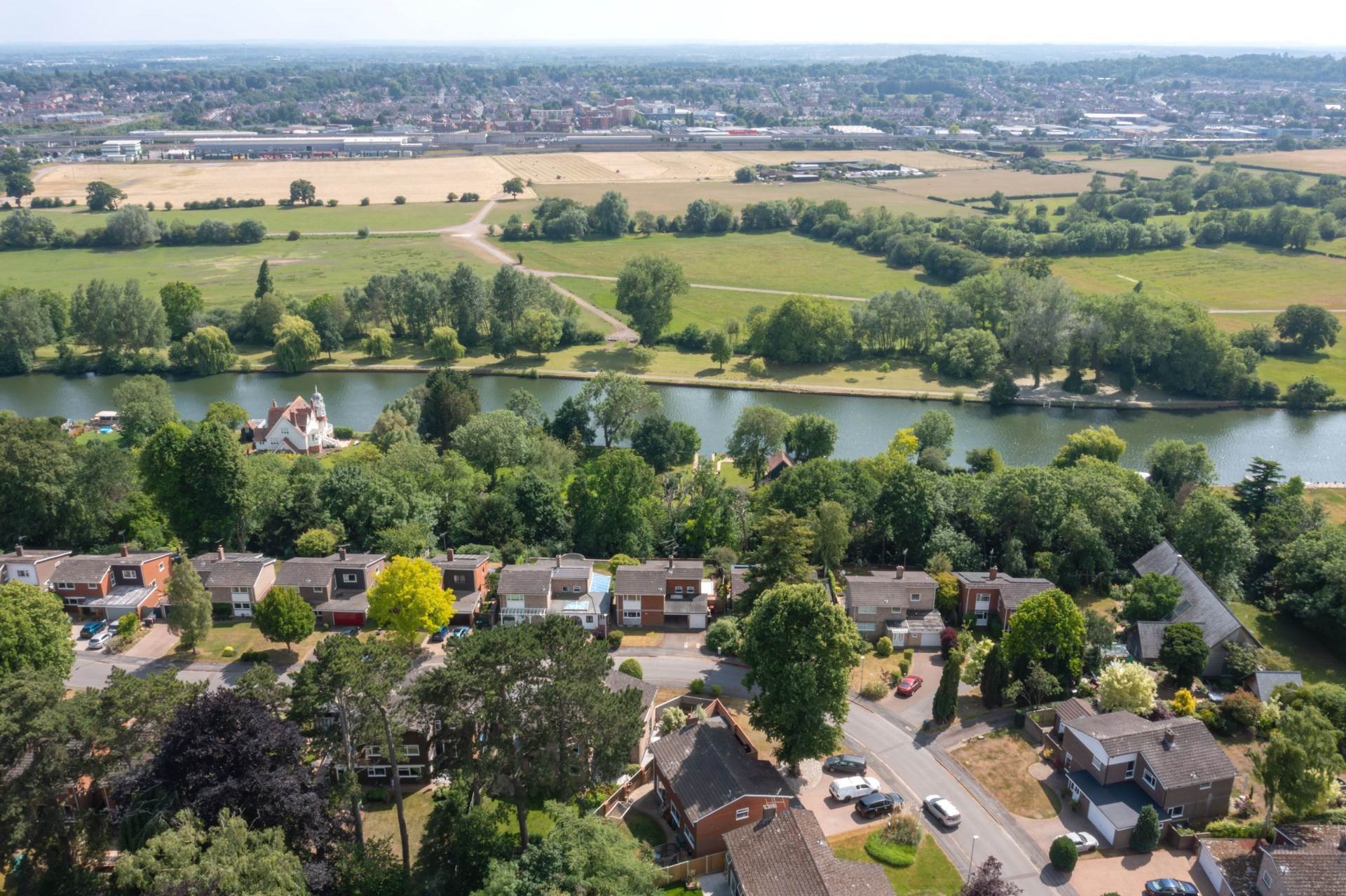 Ridge Hall Close, Caversham, Image 40