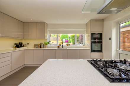 Ridge Hall Close, Caversham, Image 11