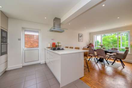 Ridge Hall Close, Caversham, Image 14