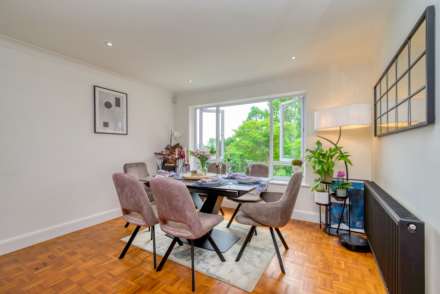 Ridge Hall Close, Caversham, Image 18