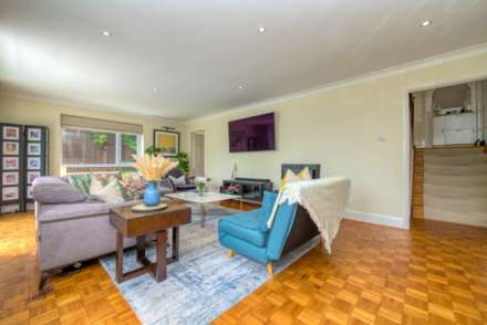 Ridge Hall Close, Caversham, Image 20