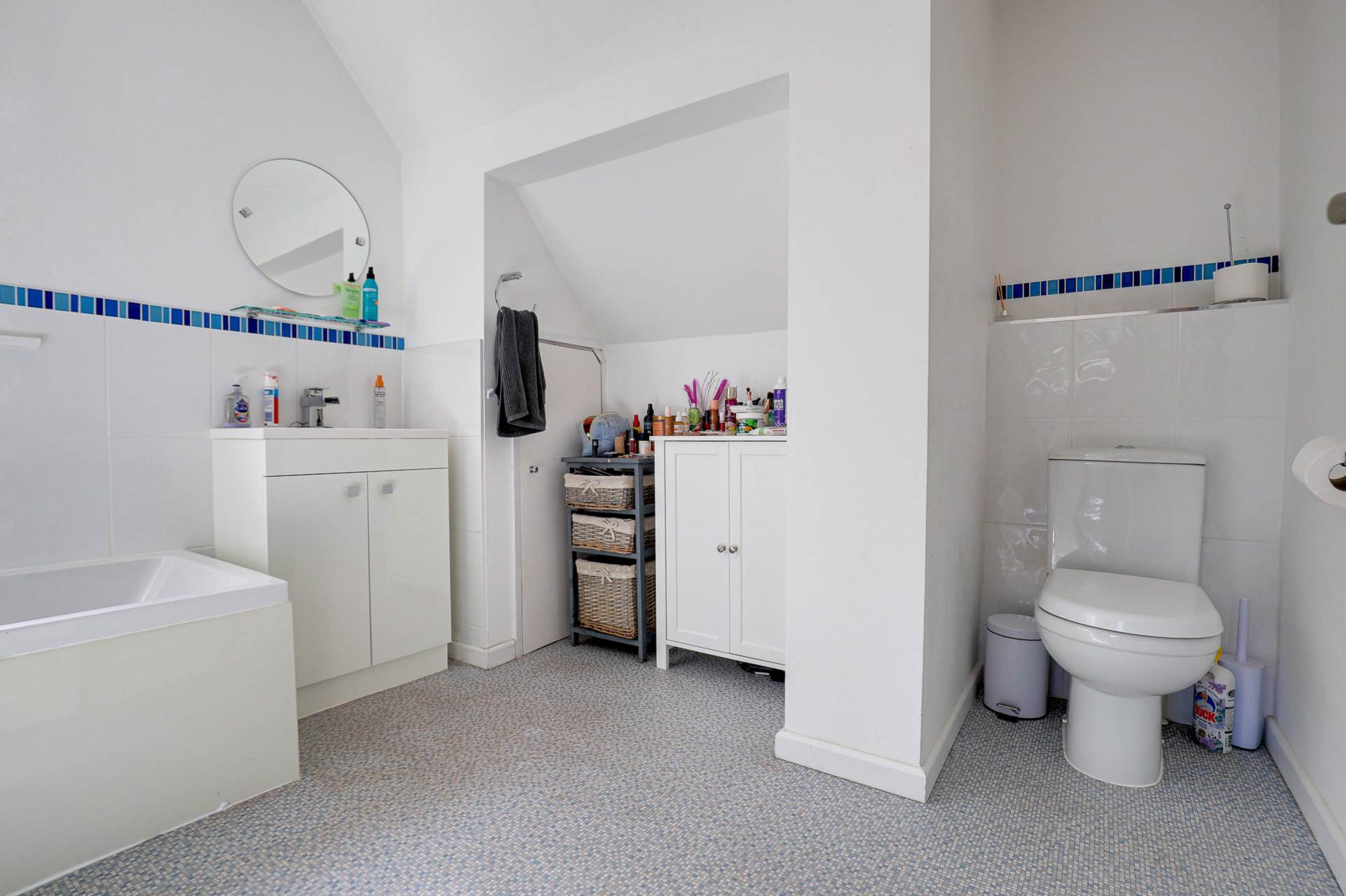 Silverthorne Drive, Caversham, Image 22