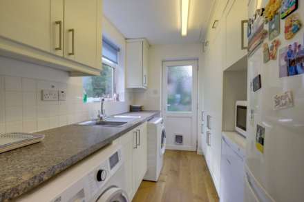 Silverthorne Drive, Caversham, Image 16