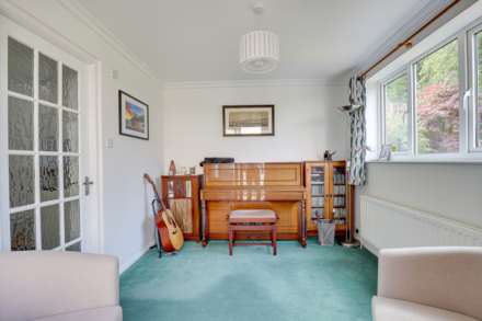 Silverthorne Drive, Caversham, Image 21