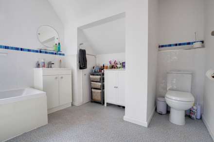 Silverthorne Drive, Caversham, Image 22