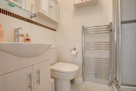 Silverthorne Drive, Caversham, Image 26