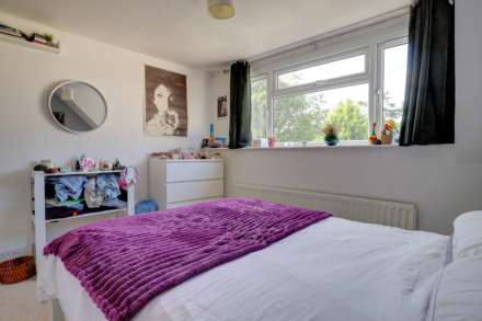 Silverthorne Drive, Caversham, Image 27