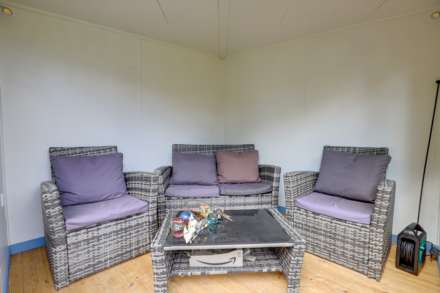 Silverthorne Drive, Caversham, Image 33