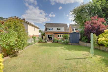 Silverthorne Drive, Caversham, Image 5