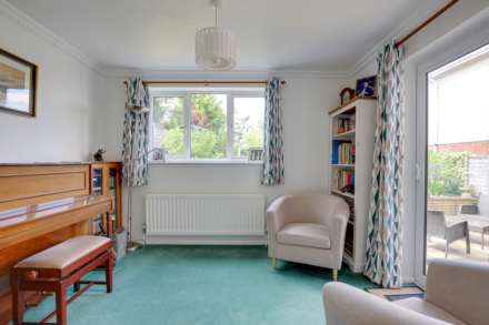 Silverthorne Drive, Caversham, Image 7