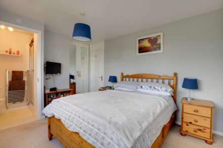 Silverthorne Drive, Caversham, Image 8
